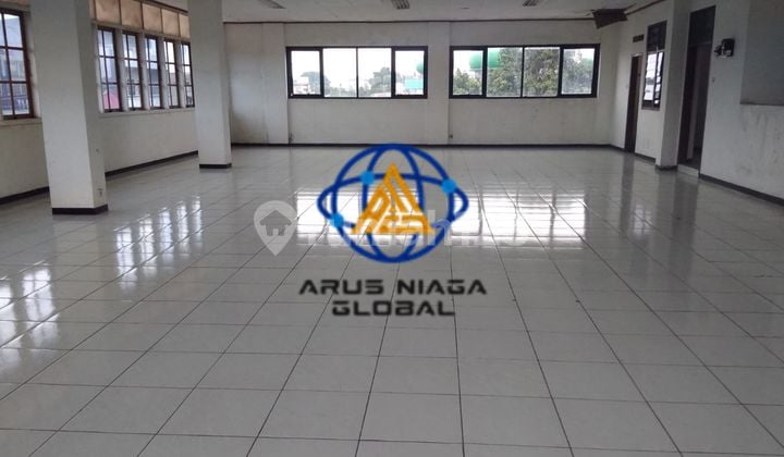 Disewakan Ruang dan Usaha di Depok 3 Lantai