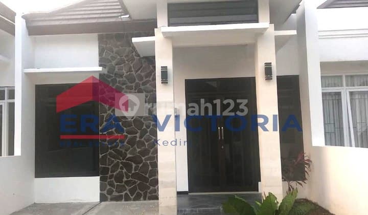 Rumah Di Perumahan Mojoroto Premier Regency Kediri Rumah di Mojoroto Premier Residence Blok G No. 9, Ngampel, Mojoroto, Kota Kediri, Jawa Timur, Indonesia, 64112, Mojoroto Bagus SHM