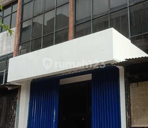 Disewakan Ruko 3 Lantai Dengan Rooftop Di Kawasan Pondok Bambu Jakarta Timur