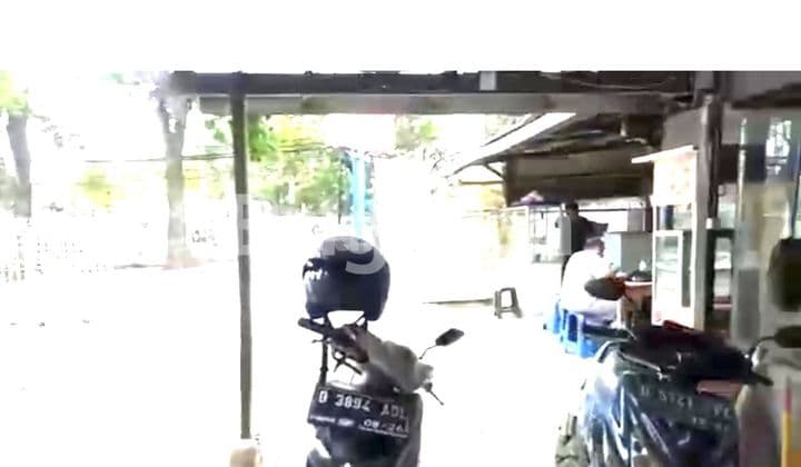 Di kan tempat usaha di Sayap jalan Setiabudi Bandung