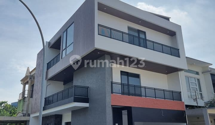 Rumah Brand New Modern Siap Huni Alam Sutera Dijual