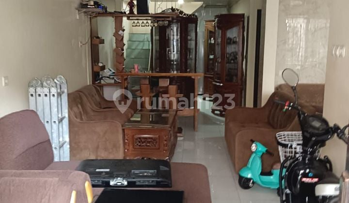 Rumah 3 Lantai Bagus di Kavling Semper (jln. Indragiri)