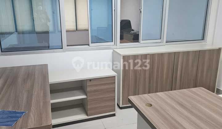 Disewa Ruko Rapi 4 Lantai Siap Pakai Furnished