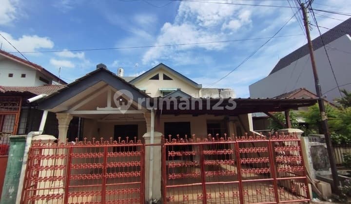 Comfortable House Inside Kelapa Gading Complex