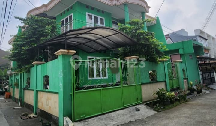 Rumah 2 Lantai Hook Dengan Rooftop, Kelapa Gading