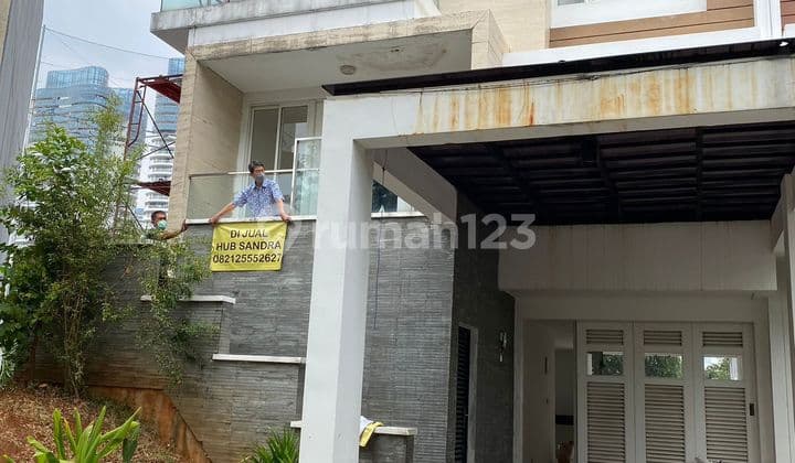 Rumah Golf Residence Kemayoran Jakarta Utara Dgn Kolam.renang