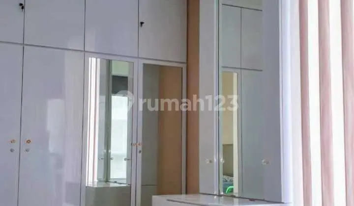 Dijual Condovilla Furnish Posisi Hook di Rainbow Spring Serpong
