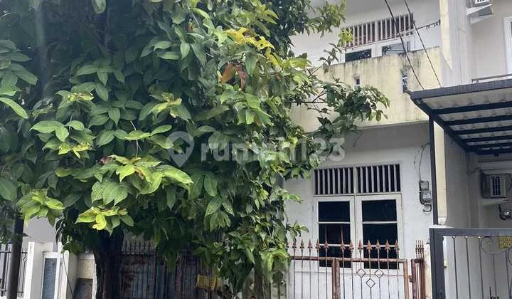 Dijual Rumah 2 Lantai Butuh Renovasi di Sektor 1E Gading Serpong Dijual Rumah 2 Lantai Butuh Renovasi di Sektor 1E Gading Serpong