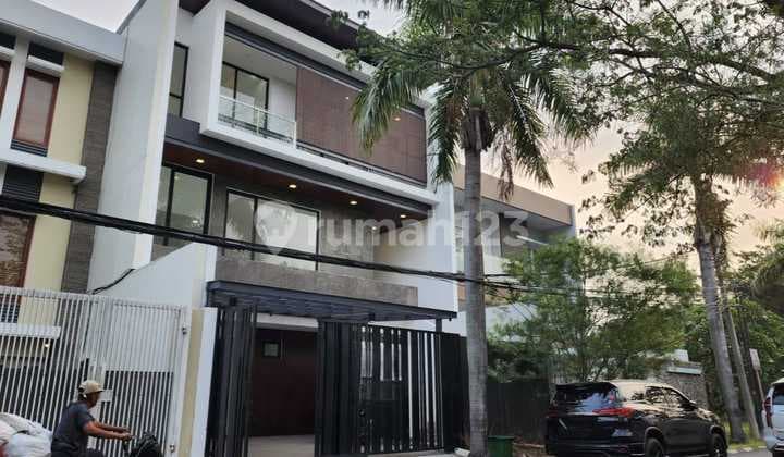 New Luxuriously Furnished House in Citra 2 Extension, West Jakarta