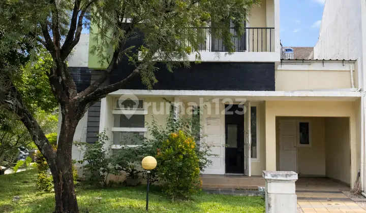 Disewakan Rumah Luas 250 M² Kamar Tidur 5 di Phg, Gading Serpong