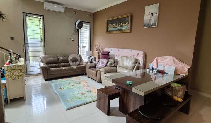 Dijual Rumah 2 Lantai SHM Kondisi Semi Furnished di BSD
