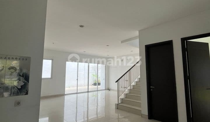 Quick Sale: Affordable 2-Story Ready-to-Live House, 12x20 sqm, Type 4 Bedrooms, in JGC Cluster, Jakarta Garden City, Cakung, East Jakarta
