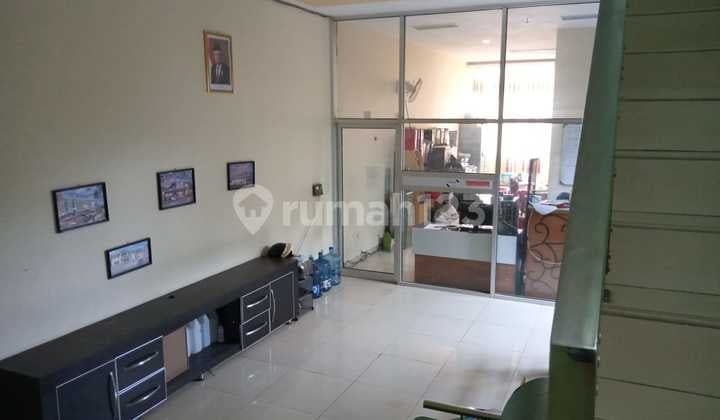 Dijual Gedung Perkantoran Siap Pakai di Jalan Moh Toha
