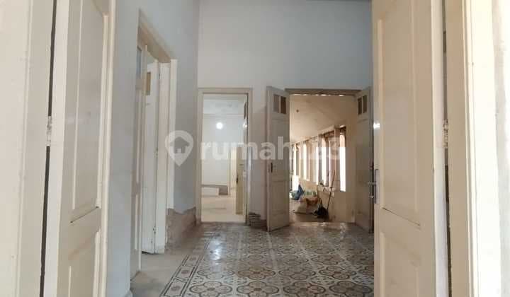 Disewakan Ruang Usaha dengan Model Perumahan Jaman Belanda di Pajajaran