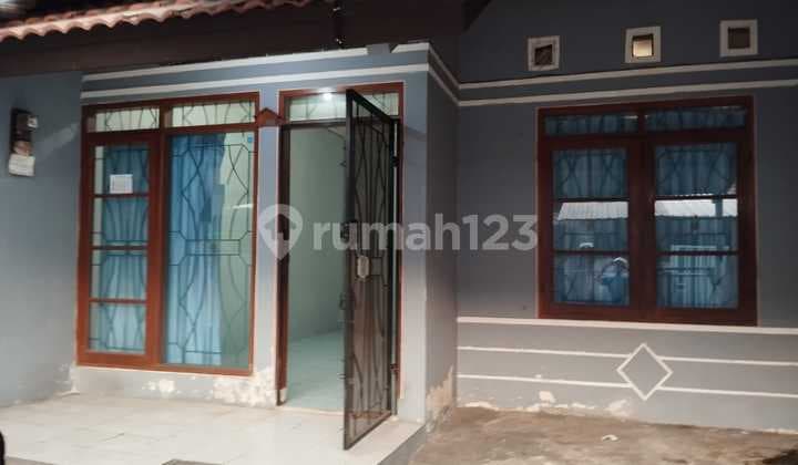 Ready-to-Occupy House in Taman Kopo Indah 3 Bandung