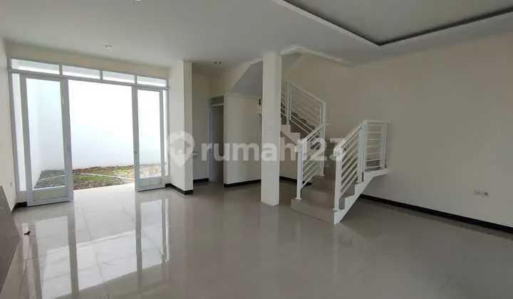 Disewakan Rumah Minimalis 2lt di Taman Kopo Indah 5, Sherwood