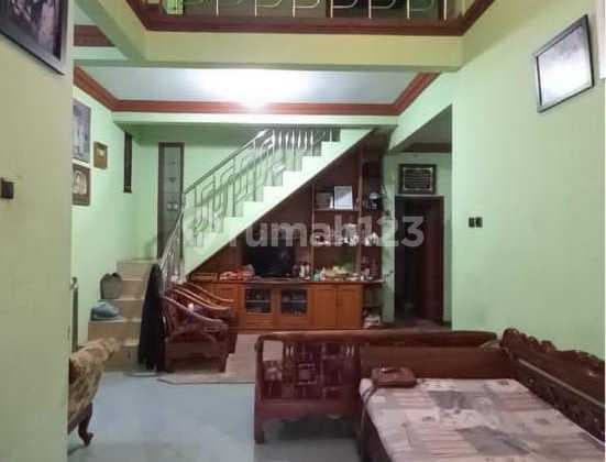 Dijual Rumah 3 Lantai Siap Huni di Komplek Kopo Permai
