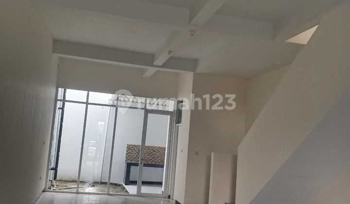 Dijual Ruko 2 Lantai Siap Pakai di Taman Kopo Indah Tki 5