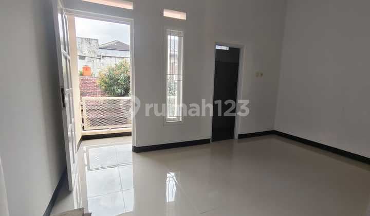 Dijual Rumah Baru 2 Lantai di Taman Kopo Indah 1