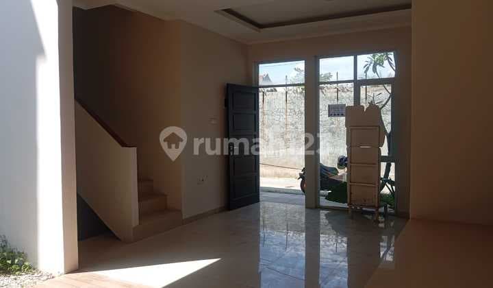 Dijual Rumah Cluster 2 Lantai di Tengah Komplek Margahayu Raya