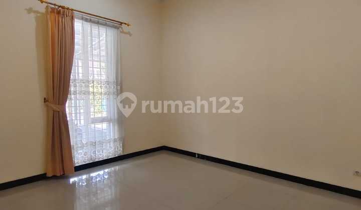 Sewa Rumah Apik Minimalis di Taman Kopo Indah TKI 5
