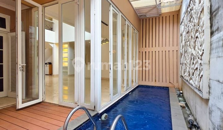 Disewa Rumah Pondok Indah Siap Huni 2 Lantai Ada Pool Lokasi Strategis Dekat Mal Pi Jalan Lebar di Pondok Indah