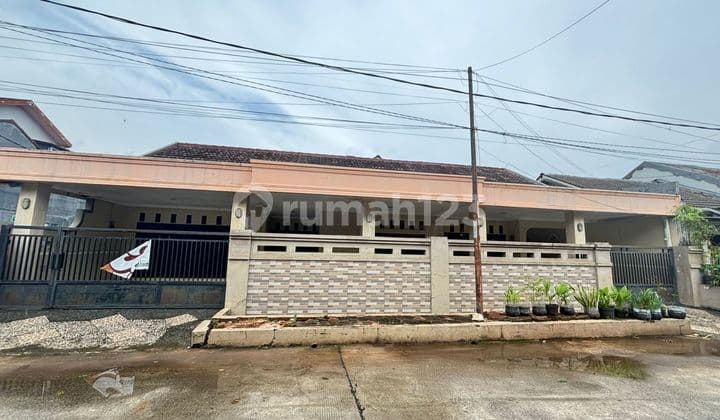 Dijual Cepat Rumah Jatih Asih Pondok Gede Siap Huni Lokasi Strategis Jalan Lebar Dekat Tol Bebas Banjir di Jl. Pulau Matagatik No. A4/10, Jatimakmur, Pondokgede, Kota Bekasi, Jawa Barat, Indonesia, 17413, Jatimakmur SHM