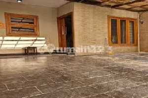 Dijual Rumah Siap Huni Pondok Indah Lokasi Nyaman Strategis Siap Huni Shm 2.5 Lantai di Jl. Alam Segar I No.34, Pondok Pinang, Kebayoran Lama, Kota Jakarta Selatan, DKI Jakarta, Indonesia, 12310, Pondok Indah