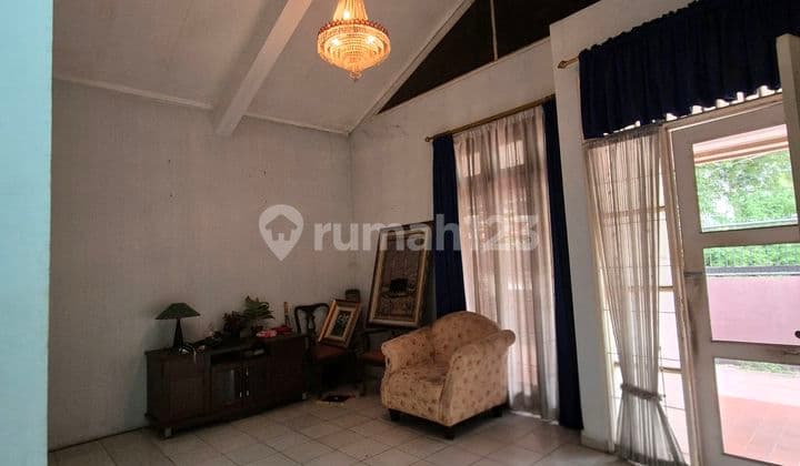 For Quick Sale: Bona Indah House, Strategic Location Near MRT, SIS School, Cikal, Al Izhar, Mayapada Hospital. Strategic Location, SHM Certificate.