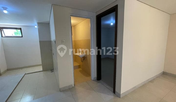 Dijual Rumah Baru di Pondok Indah Siap Huni Lokasi Strategis 7,5 M Nego