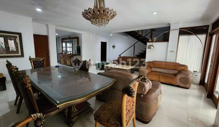 Dijual Rumah Lama di Jl. Minangkabau, Jakarta Selatan, Daerah Komersial