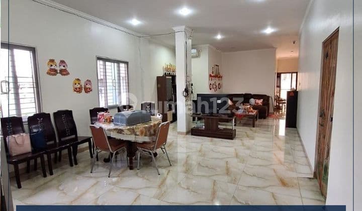 House Suitable for Business in Duri Kepa