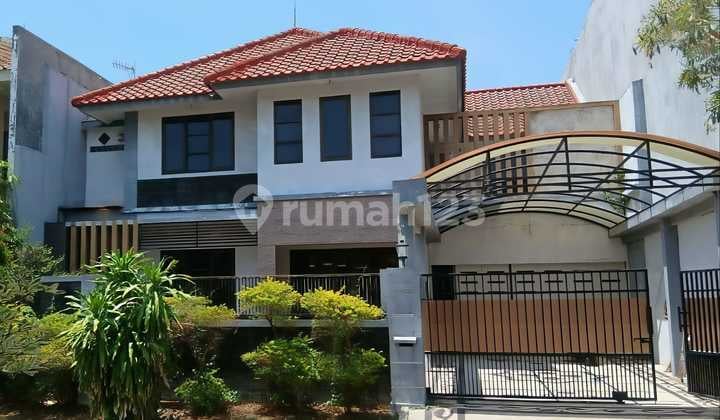Rumah Besar 2 Lantai Pakuwon City West Wood