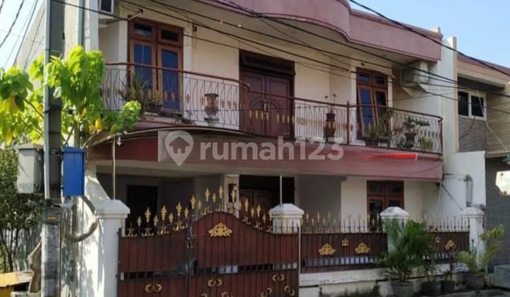 Rumah Terawat Dekat Kampus Daerah Semolowaru