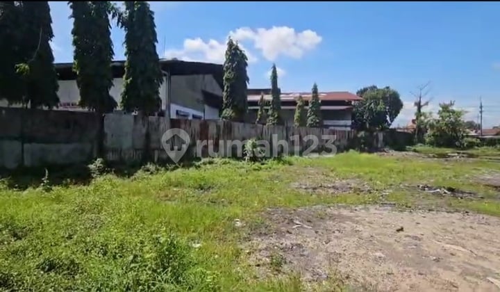 Land Plot for Truck Garage Parking with Office