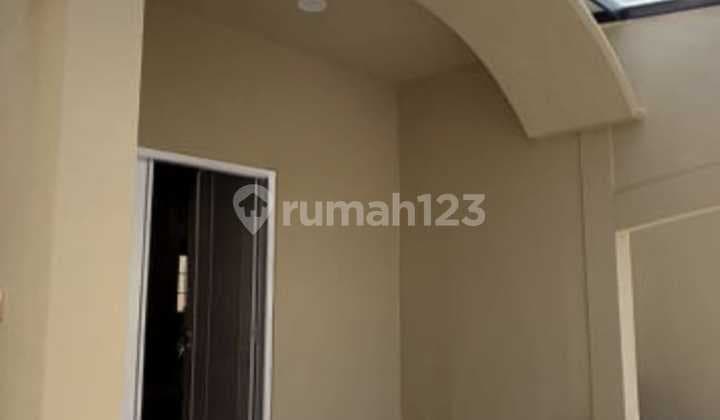 Rumah Mewah Murah Baru Gress 2 Lantai Tengah Kota