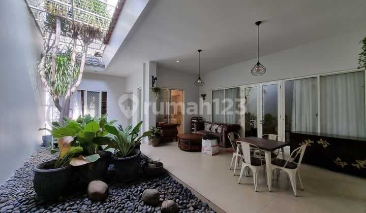 Rumah 2lt semi furnished SHM Kebyrn Residence Bintaro CL 131