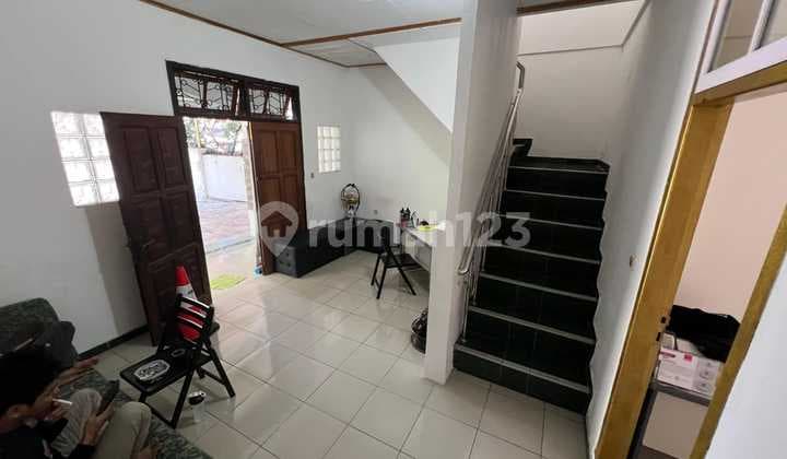 Rumah untuk Usaha Sayap Buah Batu