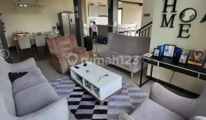 THREE-STORY FURNISHED HOUSE NEAR LEMBANG MARKET