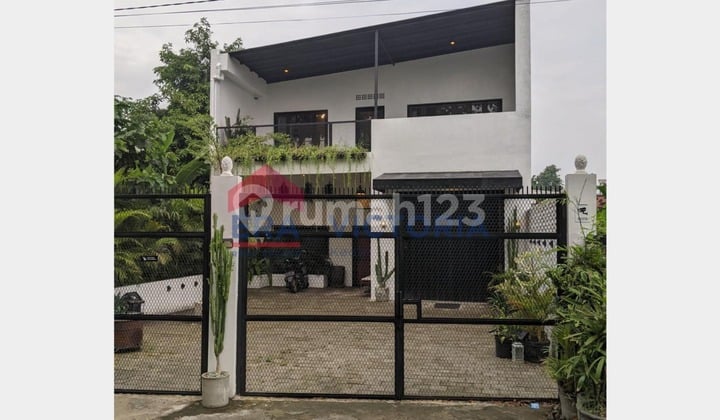 Siap Huni Rumah 2 Lantai Full Furnished di Mojoroto