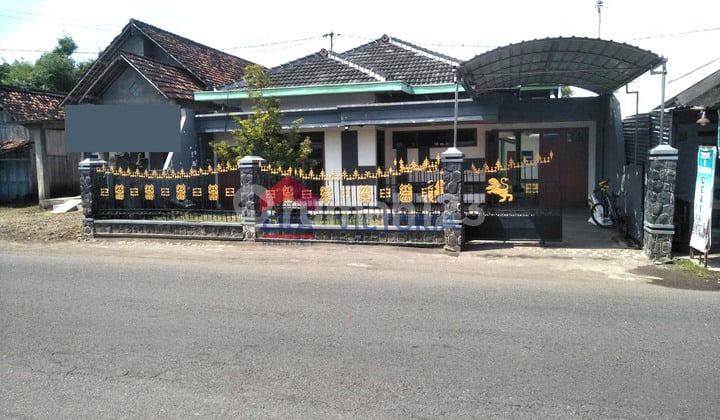 DIJUAL Rumah di Sukomoro Nganjuk Cocok Untuk Usaha Rumah Kos, Untuk Kantor Maupun Tempat Tinggal, 5 Menit ke Pintu TOL