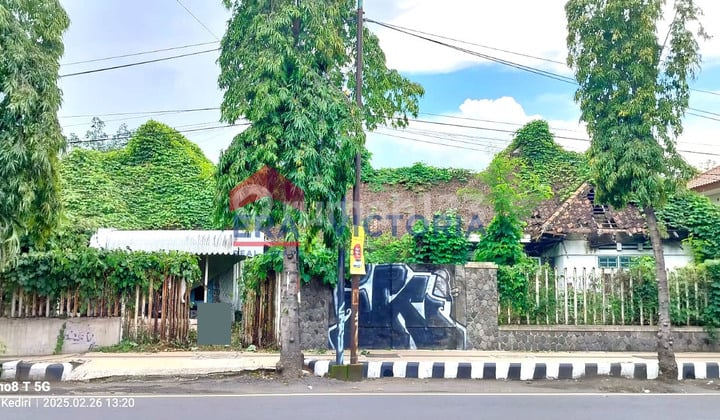Disewakan Rumah Di Pusat Kota Kediri Area Bisnis Perkantoran Jalan Utama Provinsi Lokasi Super Strategis Dekat RSUD Bhayangkara Cocok Untuk Kantor, Bank, Klinik