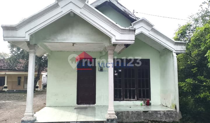 DIJUAL Rumah di Gempolan Gurah Kab Kediri Depan Jalan Raya Posisi di Dua Ruas Jalan Dekat Indomaret dan Fasilitas Umum