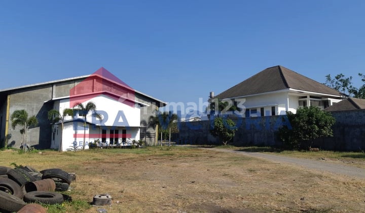 Gudang Bagus + Rumah Tinggal + Tanah Luas SHM Pesantren, Kediri