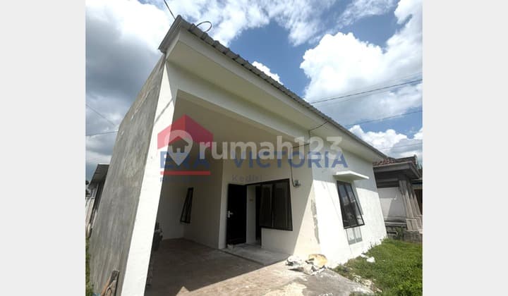 Nice House Ready to Occupy in a Housing Estate Near Public Facilities in Gurah.