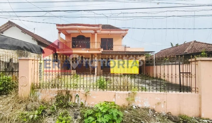 Rumah Pinggir Jalan Provinsi Lahan Luas Dekat Pasar Rejotangan, Smkn 1 Rejotangan Tulungagung, Spbu Cocok untuk Hunian, Usaha atau Bisnis