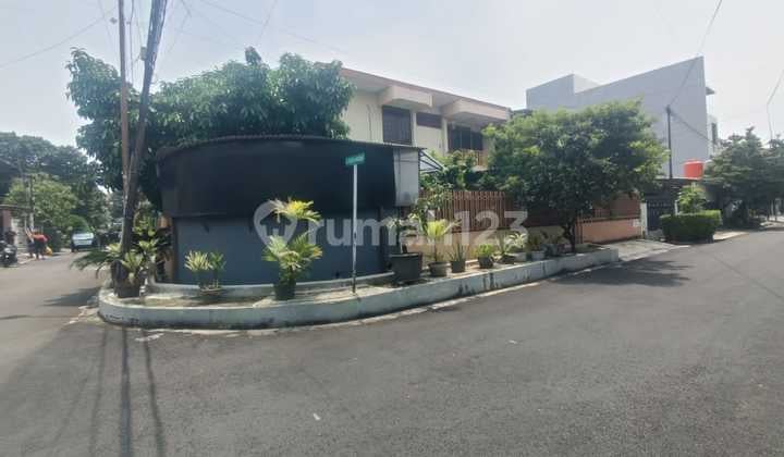 Rumah Murah 2Lt di Taman Kedoya Baru Residence 5,Kedoya Selatan