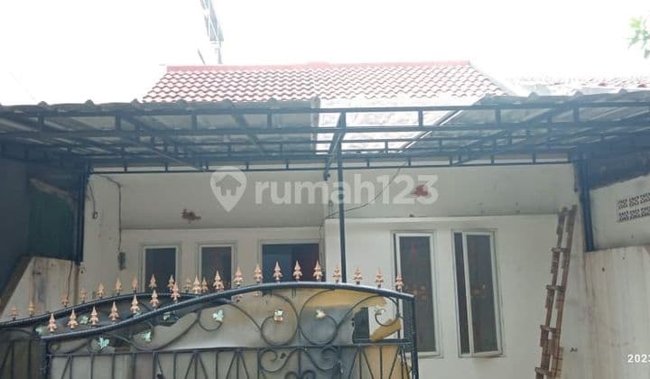 Rumah Komplek One Gate System Peninggilan Japos Dekat Bus Trans