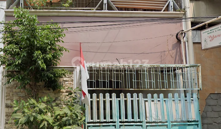Ready-to-Occupy Semi-Furnished House, Just Bring Your Suitcase
