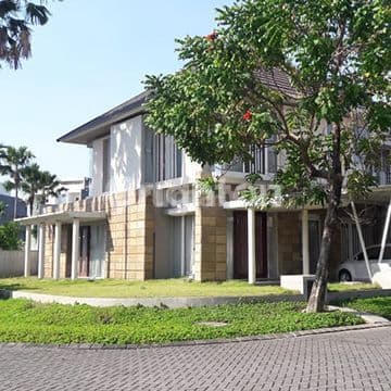RUMAH MEWAH ROYAL RESIDANCE